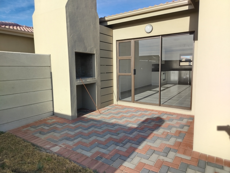 3 Bedroom Property for Sale in Stellendale Western Cape